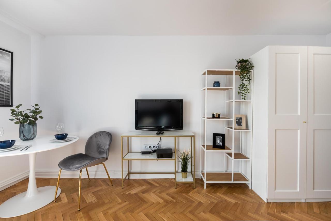 Metro Dworzec Gdanski Elegant Studio Varsóvia Exterior foto